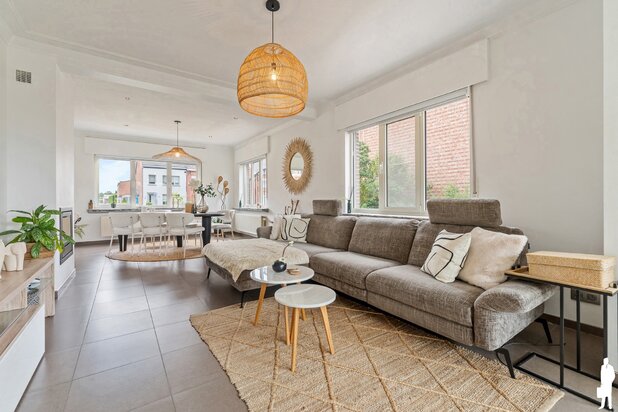 Ruime instapklare woning met garage en open zicht op 1849m².
