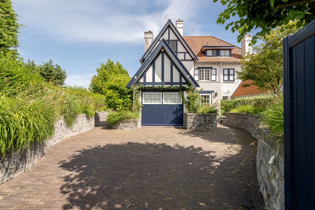 Charming Semi-Detached Villa in a Prime Location in the Zoute