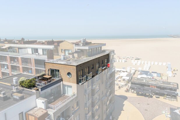 Luxeappartement met zijdelings zeezicht en zonnig terras