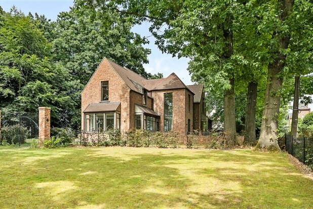 Exclusieve architectenwoning (Luc Toelen) op toplocatie