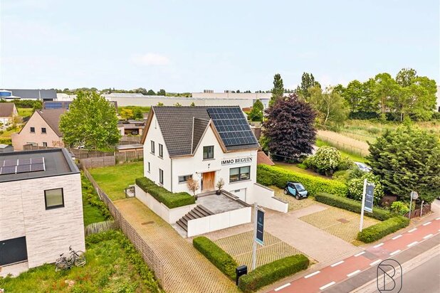 Ideaal kantoorgebouw/praktijk met appartement/extra kantoor