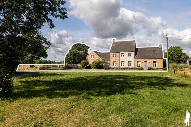 Uitzonderlijke hoeve villa met paardenfaciliteiten op 1ha