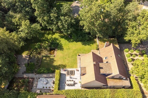 Ruime villa op 2.715 m² in een rustige en groene omgeving