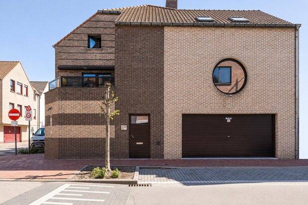 Lichtrijke woning te koop met garage nabij centrum Knokke.