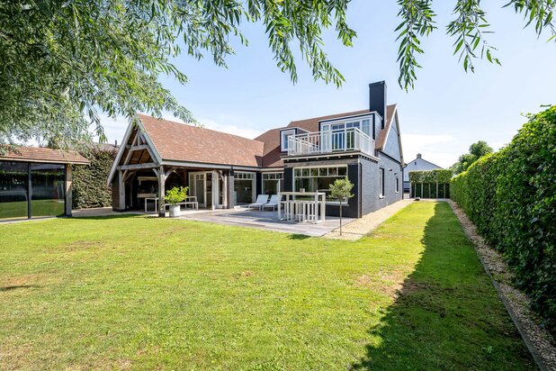 Stijlvolle villa met zonnige tuin in het charmante Ramskapelle