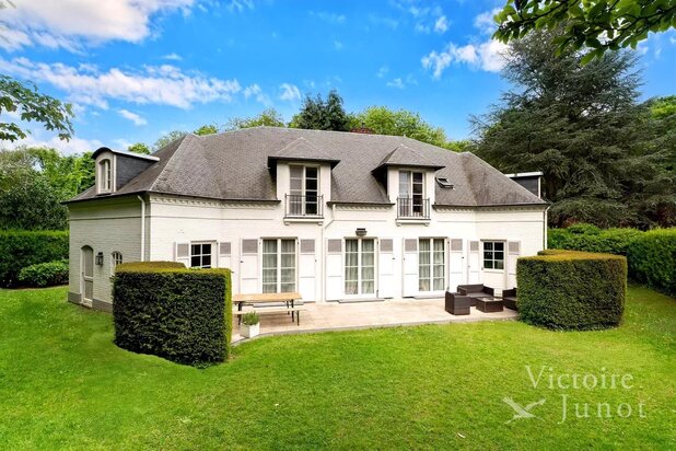 Woluwe-St-Pierre: Beautiful Villa for Rent with 5 Bedrooms