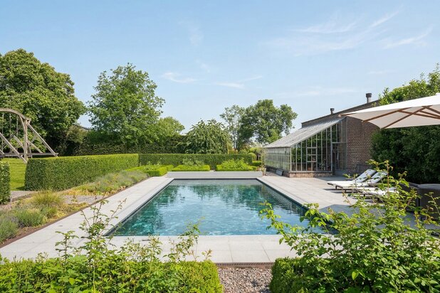 Prestigieus Domein met Vierkantshoeve op 3 Hectare