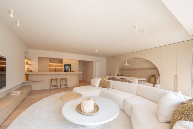 Luxueus gerenoveerd appartement met 3 slaapkamers