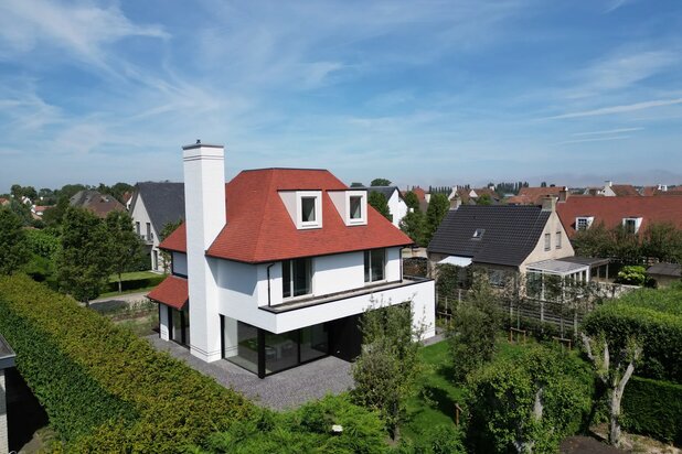 Moderne nieuwbouwvilla voorzien van alle luxe in een hedendaags comfort.