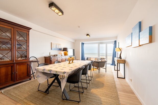 Appartement met frontaal zeezicht in het Zoute