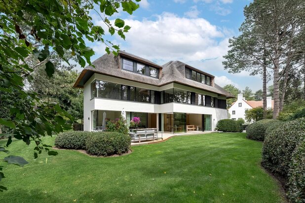 Luxueuze villa gelegen op een zeer rustige en begeerde ligging in het Zoute