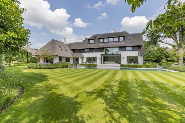 Exclusief: Prachtige eigendom op enkele stappen van de tennis en het Zwin