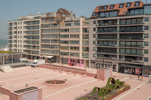 Appartement 3 chambres rénové avec élégance, idéalement situé au cœur de Knokke.