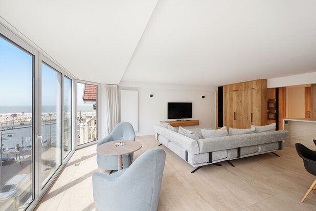 Appartement meublé prêt à emménager avec vue sur la mer.
