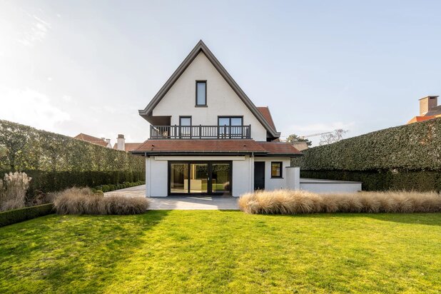 Sophisticated villa located in a quiet and pleasant environment near the Magere Schorre.