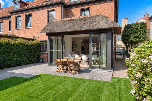 Spacious semi-detached home with sunny garden in a quiet location in old Knokke
