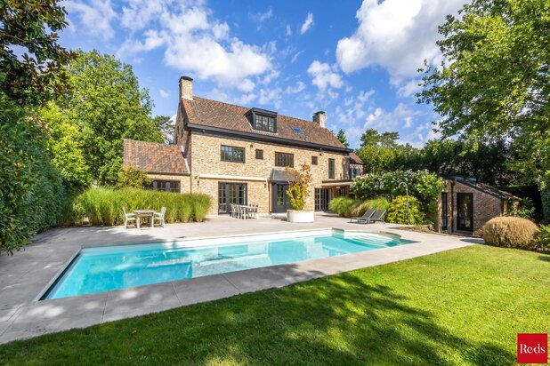 Prestigieuze villa met zwembad op 3.528 m² op toplocatie!