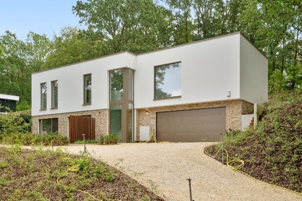 Exclusieve energiezuinige recente villa van 305m² op 14a65ca