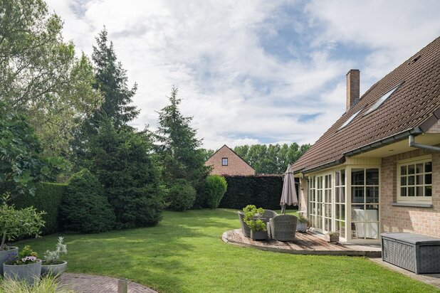 Vrijstaande gezinswoning op een perceel van 1.072 m², nabij Lochristi centrum