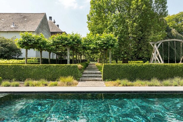 Prestigious Estate Featuring a Quadrangle Farmhouse on 3 Hectares