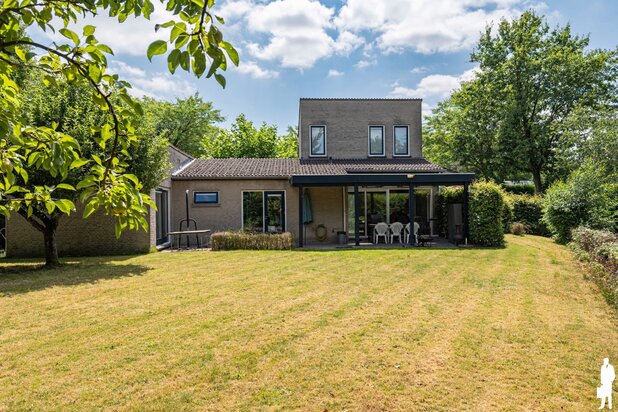 Gelijkvloerse villa op ca. 1.030m² te Hoogstraten