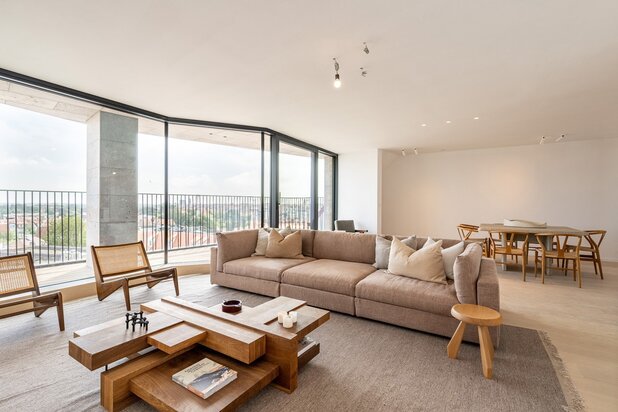 spacieux duplex-penthouse situé au Zoute