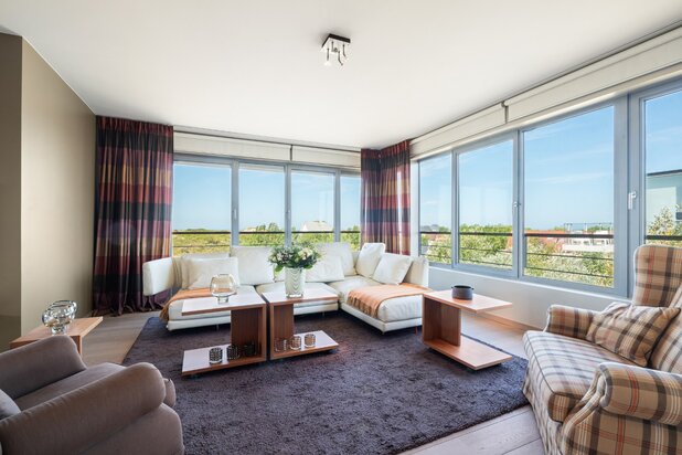 Exclusieve penthouse met zicht op duinen en zee
