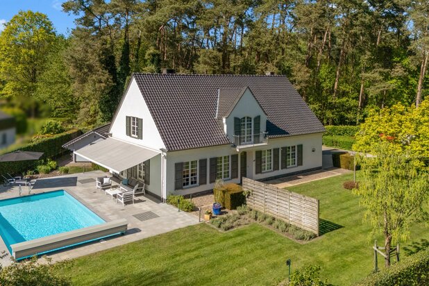 Klassieke villa met zwembad op 1.729m2 te KEERBERGEN