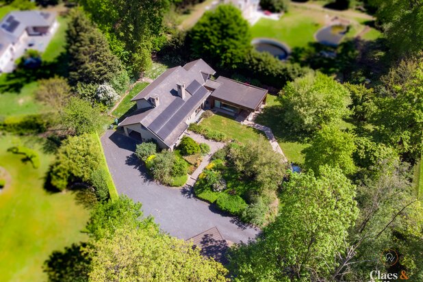 Ruime villa in het Bois de Strihoux