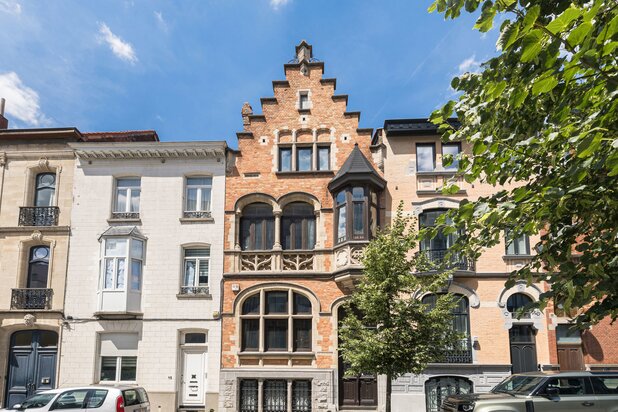 Architect-designed house built in 1912