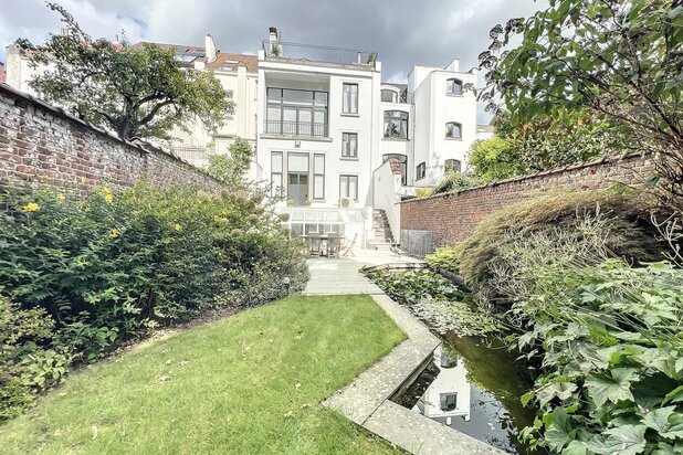 Mansion with garden and garage