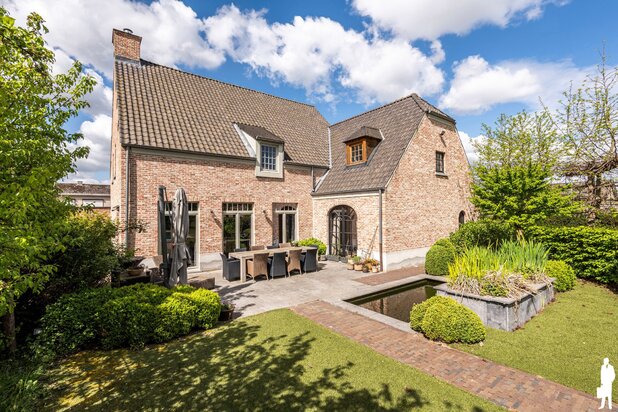 Unieke villa met zwembad en privé bos op maar liefst 4270 m²