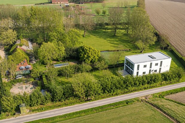 Propriété rurale en gros œuvre fermé avec grange sur 1,15 ha