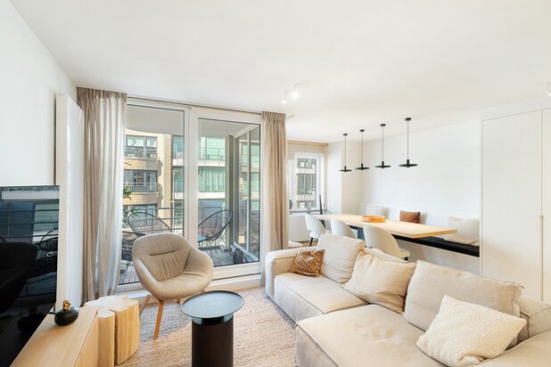 Instapklaar appartement gelegen op een centrale ligging te Knokke, vlakbij de winkels en de zee.