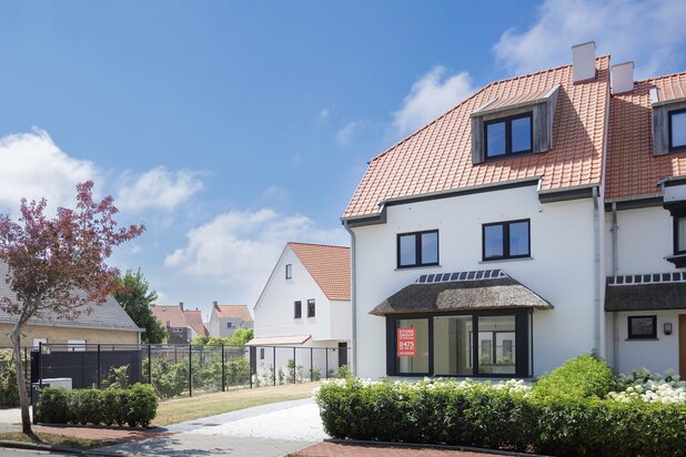 Nieuwbouw koppelvilla in een rustige wijk op wandelafstand van het strand in Duinbergen:
