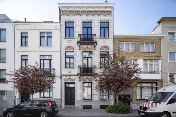 Exceptional townhouse with magnificent garden and parking possibilities near the South Station.