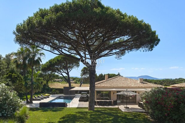 Villa contemporaine au cœur des vignobles de Saint-Tropez