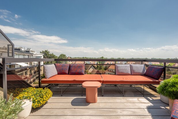 Duplex-appartement met zonovergoten terras en open zicht