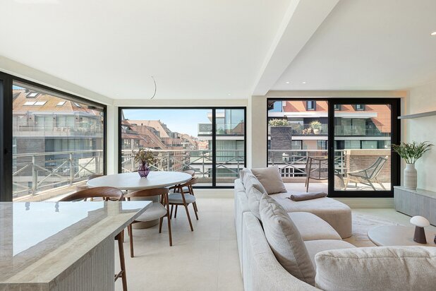 Prachtig gerenoveerd duplex hoekappartement nabij de Lippenslaan