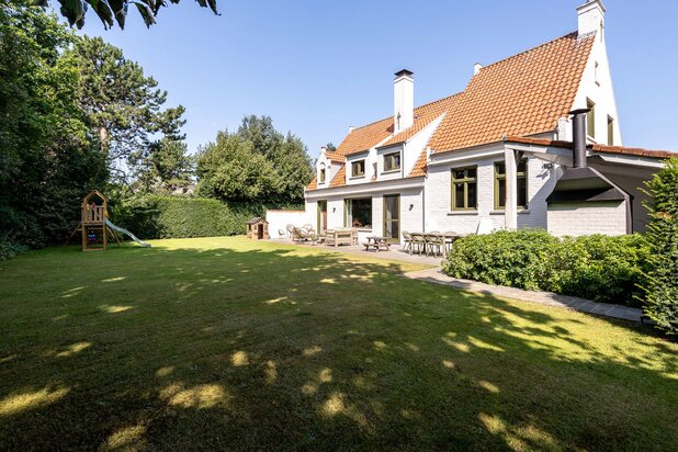 Villa rénovée avec magnifique jardin orienté au sud