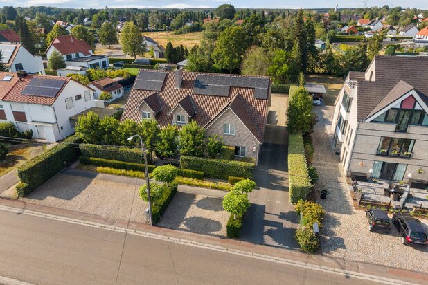 Unieke instapklare villa met voormalige dokterspraktijk – wonen en werken op toplocatie in Genk