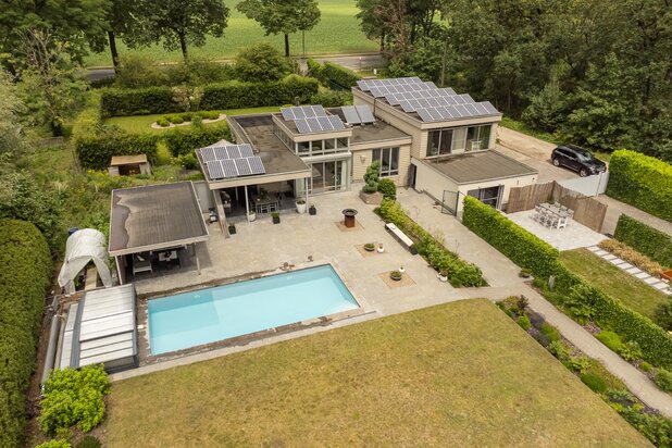 Moderne woning met paardenstal en weide op 7145 m². Epc: A