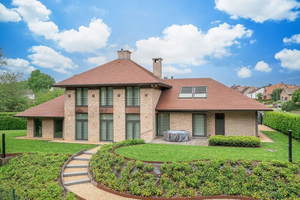 Exclusive villa with indoor pool in Dilbeek