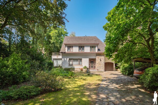 Villa op een perceel van ca. 3.063 m² te Maria-ter-Heide!