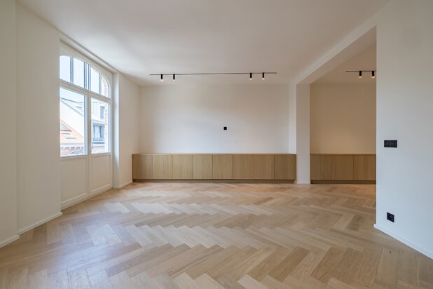Merjay: Weelderig nieuw triplex penthouse met terras