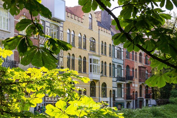 **** Discrete Parel - Ongeëvenaarde kwalitatieve renovatie aan het water  ****