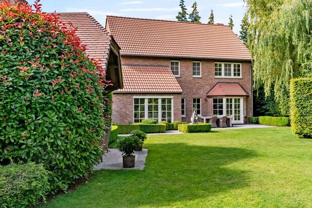 Villa classique située au calme avec jardin orienté sud
