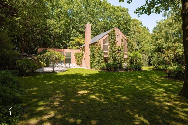Designvilla op 3.348 m² in de exclusieve Kapitteldreef
