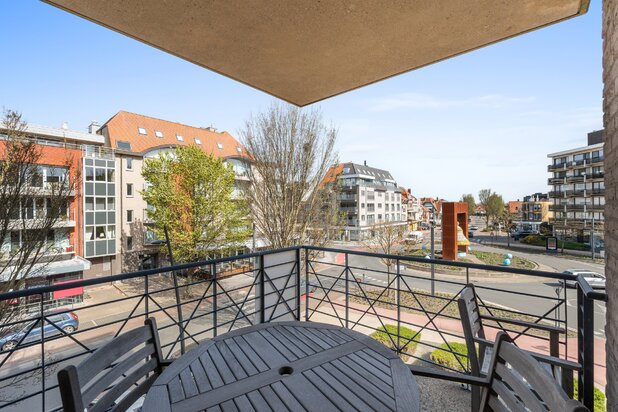 Spacious apartment with 2 corner terraces in Koksijde
