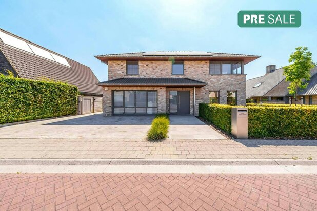 Uitstekend onderhouden villa te koop in Proones